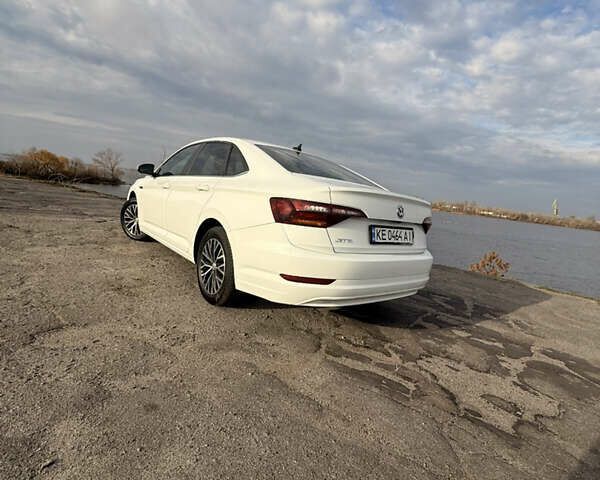 Белый Фольксваген Джетта, объемом двигателя 1.4 л и пробегом 180 тыс. км за 15999 $, фото 3 на Automoto.ua