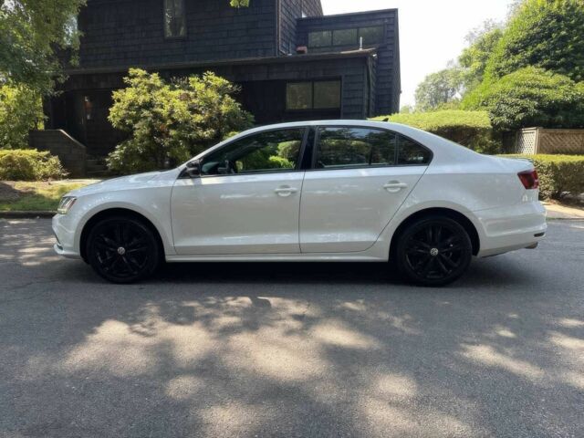 Белый Фольксваген Джетта, объемом двигателя 1.8 л и пробегом 49 тыс. км за 2100 $, фото 3 на Automoto.ua