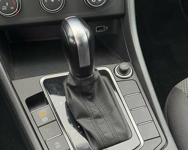 Белый Фольксваген Джетта, объемом двигателя 1.4 л и пробегом 112 тыс. км за 14300 $, фото 20 на Automoto.ua