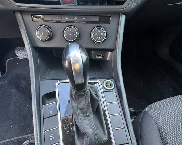 Белый Фольксваген Джетта, объемом двигателя 1.4 л и пробегом 131 тыс. км за 13914 $, фото 10 на Automoto.ua