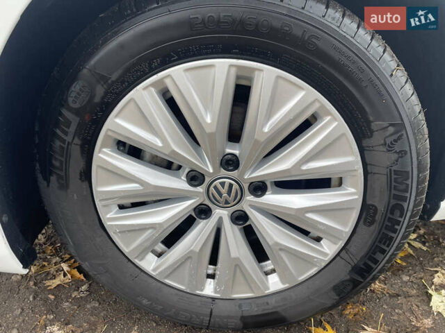 Білий Фольксваген Джетта, об'ємом двигуна 0 л та пробігом 24 тис. км за 15800 $, фото 7 на Automoto.ua