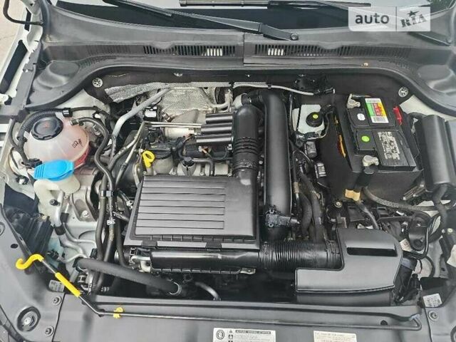 Белый Фольксваген Джетта, объемом двигателя 1.4 л и пробегом 105 тыс. км за 3000 $, фото 39 на Automoto.ua