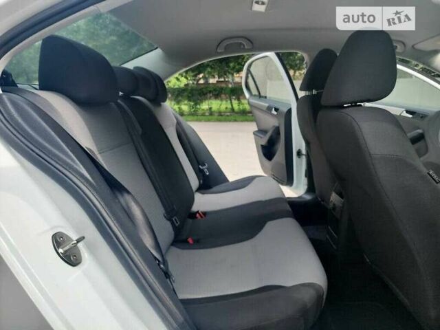 Белый Фольксваген Джетта, объемом двигателя 1.4 л и пробегом 105 тыс. км за 3000 $, фото 30 на Automoto.ua