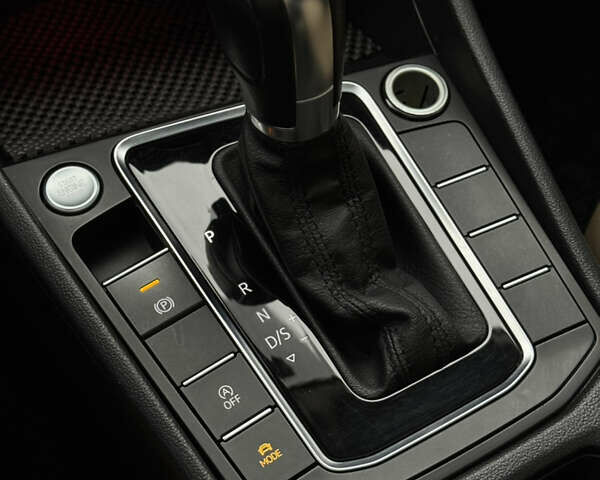 Белый Фольксваген Джетта, объемом двигателя 1.4 л и пробегом 87 тыс. км за 15999 $, фото 28 на Automoto.ua