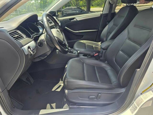 Белый Фольксваген Джетта, объемом двигателя 1.8 л и пробегом 43 тыс. км за 8000 $, фото 8 на Automoto.ua