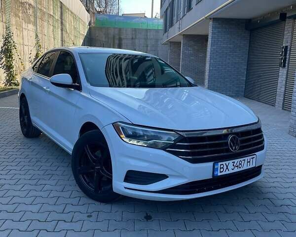 Белый Фольксваген Джетта, объемом двигателя 1.4 л и пробегом 129 тыс. км за 13999 $, фото 1 на Automoto.ua