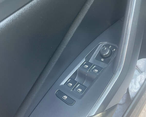 Белый Фольксваген Джетта, объемом двигателя 1.4 л и пробегом 103 тыс. км за 16000 $, фото 25 на Automoto.ua