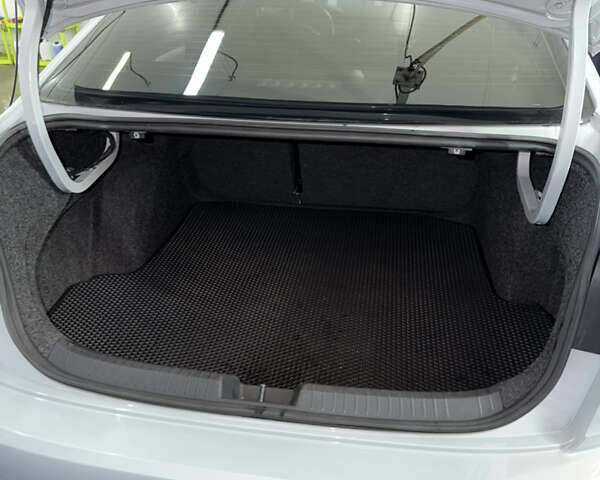 Білий Фольксваген Джетта, об'ємом двигуна 1.4 л та пробігом 126 тис. км за 17000 $, фото 8 на Automoto.ua