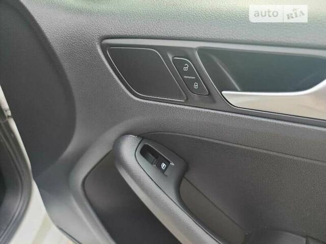 Белый Фольксваген Джетта, объемом двигателя 1.4 л и пробегом 105 тыс. км за 3000 $, фото 25 на Automoto.ua