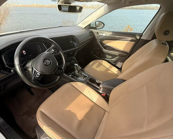 Белый Фольксваген Джетта, объемом двигателя 1.4 л и пробегом 180 тыс. км за 15999 $, фото 12 на Automoto.ua