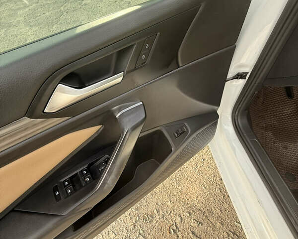 Белый Фольксваген Джетта, объемом двигателя 1.4 л и пробегом 180 тыс. км за 15999 $, фото 17 на Automoto.ua