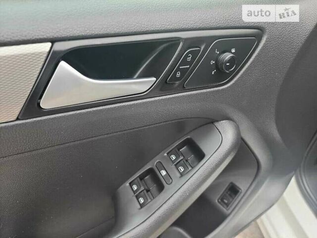 Белый Фольксваген Джетта, объемом двигателя 1.4 л и пробегом 105 тыс. км за 3000 $, фото 36 на Automoto.ua