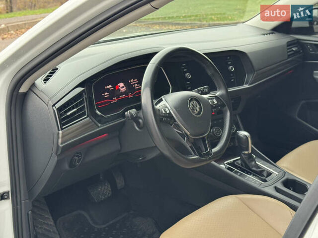 Белый Фольксваген Джетта, объемом двигателя 1.4 л и пробегом 87 тыс. км за 15999 $, фото 18 на Automoto.ua