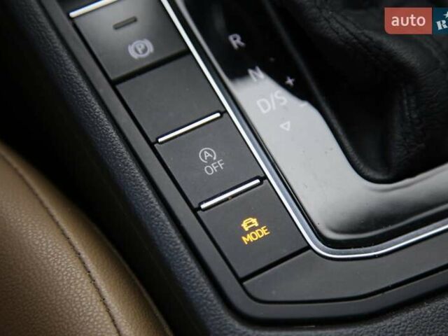 Белый Фольксваген Джетта, объемом двигателя 1.4 л и пробегом 152 тыс. км за 15000 $, фото 20 на Automoto.ua