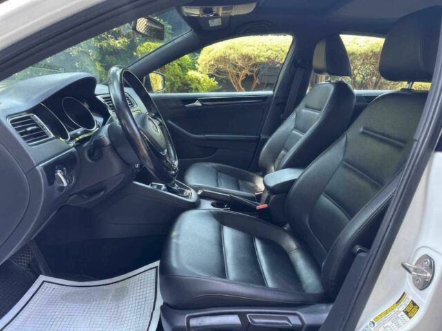 Белый Фольксваген Джетта, объемом двигателя 1.8 л и пробегом 49 тыс. км за 2100 $, фото 8 на Automoto.ua