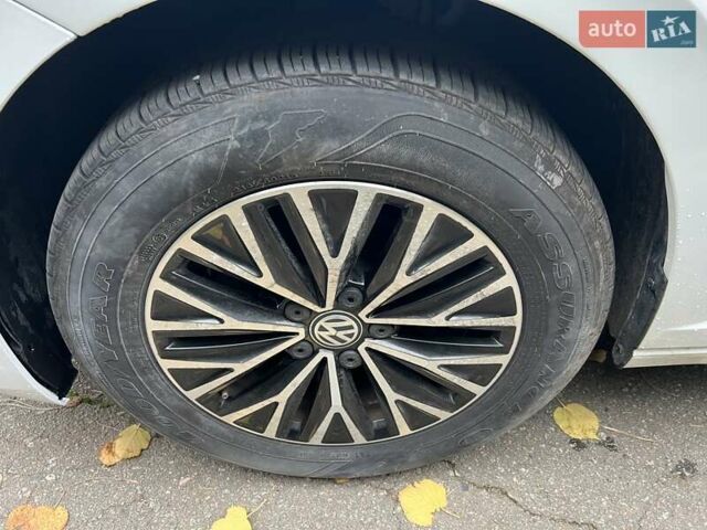 Белый Фольксваген Джетта, объемом двигателя 1.4 л и пробегом 186 тыс. км за 13800 $, фото 14 на Automoto.ua