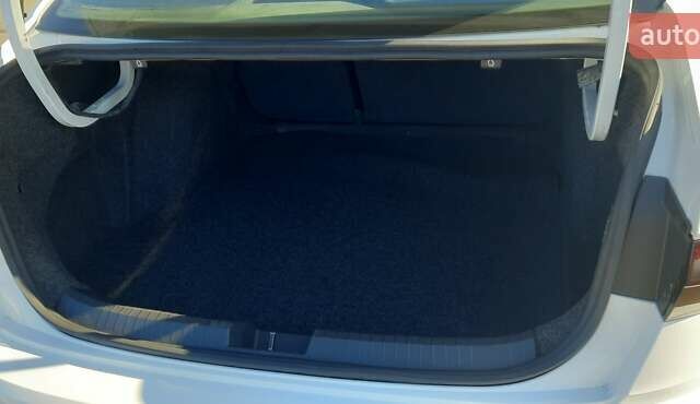 Белый Фольксваген Джетта, объемом двигателя 1.4 л и пробегом 51 тыс. км за 17900 $, фото 12 на Automoto.ua