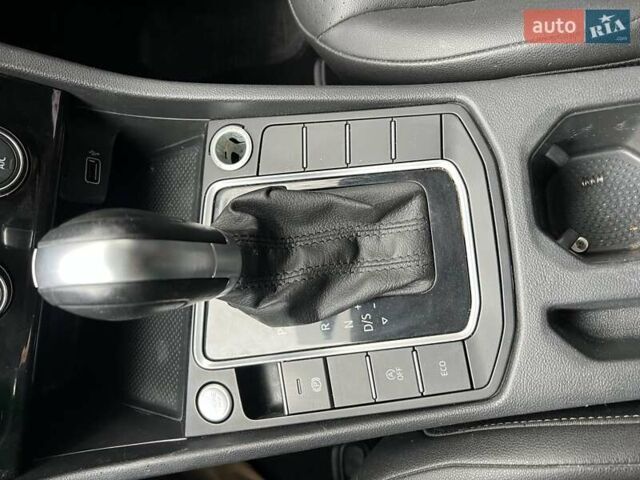 Белый Фольксваген Джетта, объемом двигателя 1.4 л и пробегом 186 тыс. км за 13800 $, фото 28 на Automoto.ua