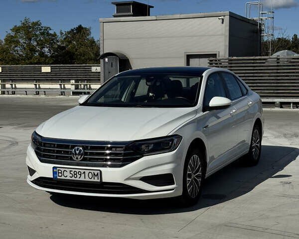 Белый Фольксваген Джетта, объемом двигателя 1.4 л и пробегом 65 тыс. км за 16800 $, фото 2 на Automoto.ua