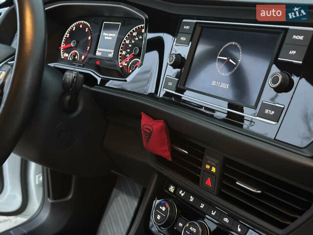 Білий Фольксваген Джетта, об'ємом двигуна 1.4 л та пробігом 83 тис. км за 16000 $, фото 20 на Automoto.ua