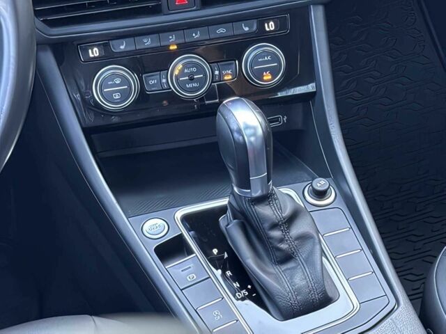 Белый Фольксваген Джетта, объемом двигателя 1.4 л и пробегом 37 тыс. км за 8000 $, фото 11 на Automoto.ua