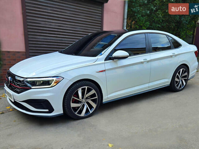 Фольксваген Джетта 2019 в Черновцах на Automoto.ua Белый Фольксваген Джетта, объемом двигателя 1.98 л и пробегом 30 тыс. км за 16400 $, фото 2 на Automoto.ua
