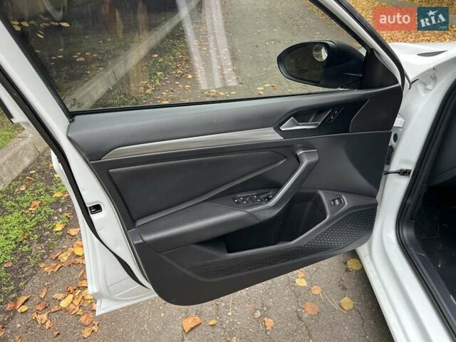 Белый Фольксваген Джетта, объемом двигателя 1.4 л и пробегом 186 тыс. км за 13800 $, фото 17 на Automoto.ua