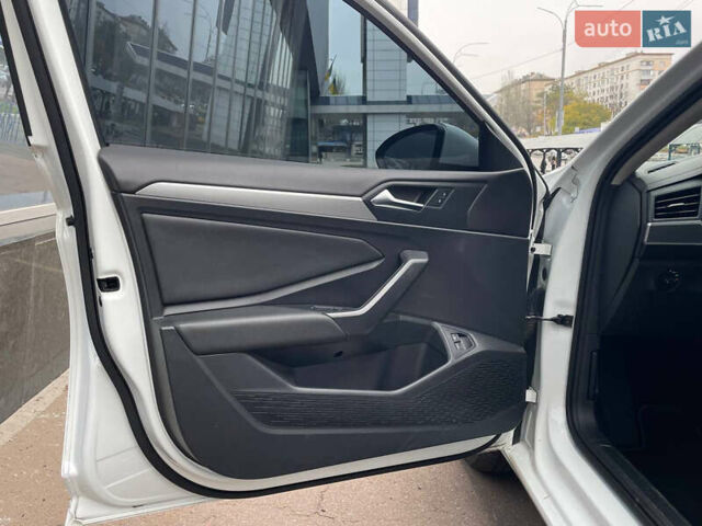 Белый Фольксваген Джетта, объемом двигателя 1.4 л и пробегом 26 тыс. км за 17900 $, фото 22 на Automoto.ua