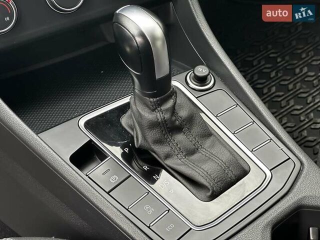 Білий Фольксваген Джетта, об'ємом двигуна 1.4 л та пробігом 31 тис. км за 15999 $, фото 20 на Automoto.ua