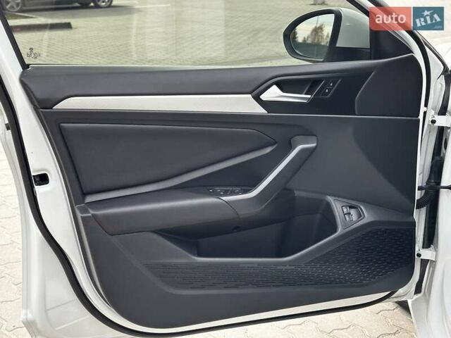 Білий Фольксваген Джетта, об'ємом двигуна 1.4 л та пробігом 31 тис. км за 15999 $, фото 13 на Automoto.ua