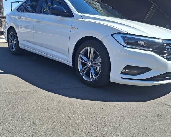 Белый Фольксваген Джетта, объемом двигателя 1.4 л и пробегом 65 тыс. км за 15500 $, фото 1 на Automoto.ua