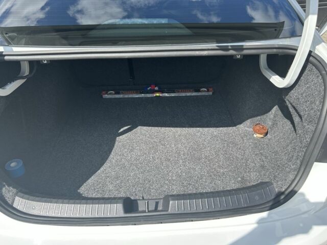 Белый Фольксваген Джетта, объемом двигателя 1.4 л и пробегом 88 тыс. км за 19700 $, фото 13 на Automoto.ua