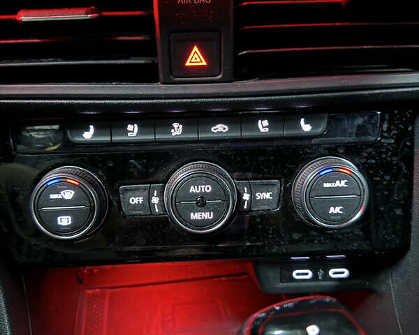 Белый Фольксваген Джетта, объемом двигателя 2 л и пробегом 102 тыс. км за 21200 $, фото 10 на Automoto.ua