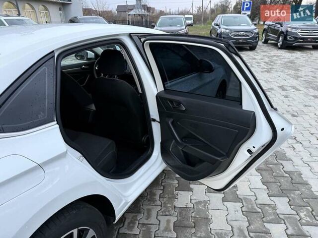 Білий Фольксваген Джетта, об'ємом двигуна 1.5 л та пробігом 110 тис. км за 19999 $, фото 25 на Automoto.ua