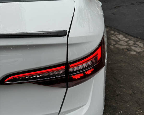 Белый Фольксваген Джетта, объемом двигателя 2 л и пробегом 102 тыс. км за 21200 $, фото 1 на Automoto.ua