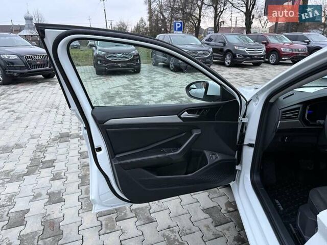 Білий Фольксваген Джетта, об'ємом двигуна 1.5 л та пробігом 110 тис. км за 19999 $, фото 18 на Automoto.ua