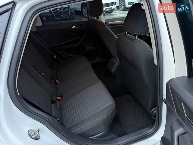 Білий Фольксваген Джетта, об'ємом двигуна 1.5 л та пробігом 110 тис. км за 19999 $, фото 27 на Automoto.ua