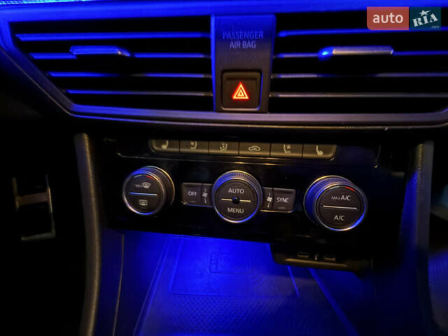 Білий Фольксваген Джетта, об'ємом двигуна 1.98 л та пробігом 104 тис. км за 23000 $, фото 15 на Automoto.ua