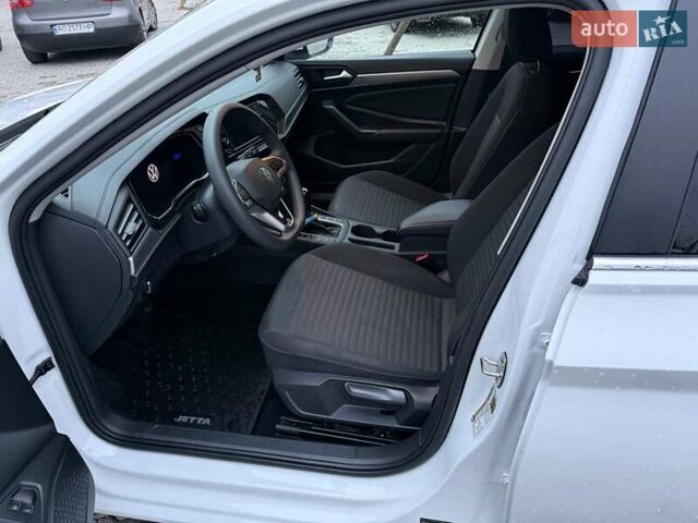 Білий Фольксваген Джетта, об'ємом двигуна 1.5 л та пробігом 110 тис. км за 19999 $, фото 19 на Automoto.ua