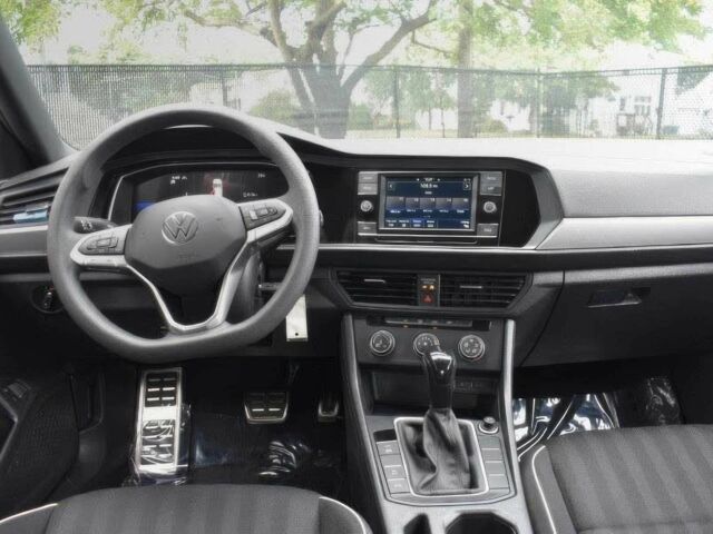 Белый Фольксваген Джетта, объемом двигателя 1.6 л и пробегом 24 тыс. км за 9600 $, фото 7 на Automoto.ua