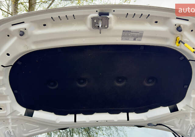 Белый Фольксваген Джетта, объемом двигателя 1.5 л и пробегом 12 тыс. км за 21999 $, фото 28 на Automoto.ua