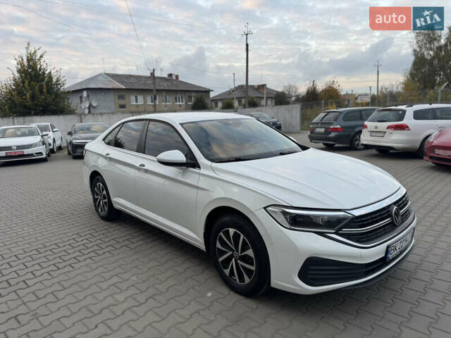 Фольксваген Джетта 2024 в Луцке на Automoto.ua Белый Фольксваген Джетта, объемом двигателя 1.5 л и пробегом 2 тыс. км за 19900 $, фото 2 на Automoto.ua