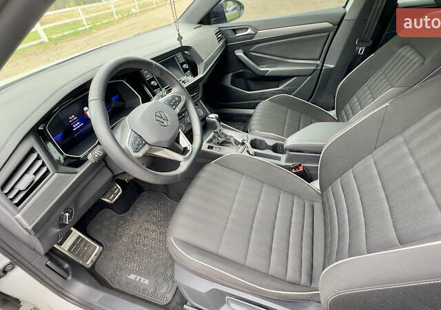 Белый Фольксваген Джетта, объемом двигателя 1.5 л и пробегом 12 тыс. км за 21999 $, фото 1 на Automoto.ua