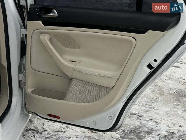 Білий Фольксваген Джетта, об'ємом двигуна 1.98 л та пробігом 257 тис. км за 7700 $, фото 43 на Automoto.ua