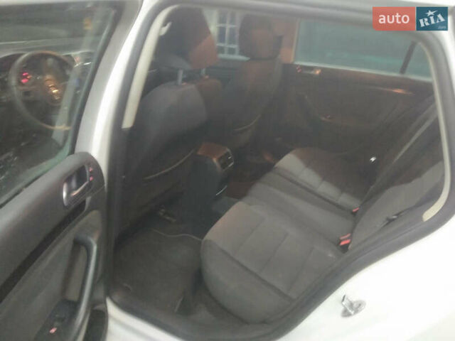 Білий Фольксваген Джетта, об'ємом двигуна 2.5 л та пробігом 151 тис. км за 7200 $, фото 5 на Automoto.ua