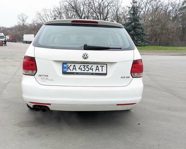 Белый Фольксваген Джетта, объемом двигателя 2.5 л и пробегом 268 тыс. км за 8500 $, фото 4 на Automoto.ua