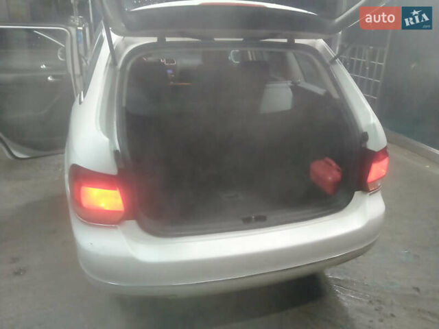 Білий Фольксваген Джетта, об'ємом двигуна 2.5 л та пробігом 151 тис. км за 7200 $, фото 6 на Automoto.ua