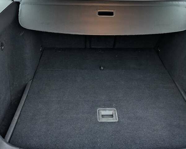 Белый Фольксваген Джетта, объемом двигателя 2.5 л и пробегом 268 тыс. км за 8500 $, фото 25 на Automoto.ua