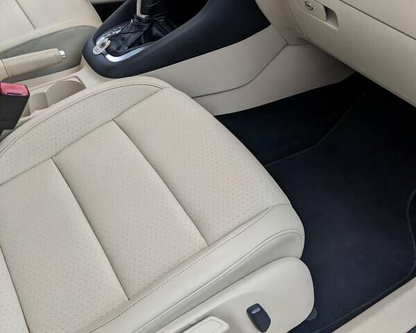 Белый Фольксваген Джетта, объемом двигателя 2.5 л и пробегом 268 тыс. км за 8500 $, фото 19 на Automoto.ua