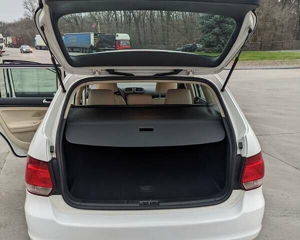 Белый Фольксваген Джетта, объемом двигателя 2.5 л и пробегом 268 тыс. км за 8500 $, фото 23 на Automoto.ua